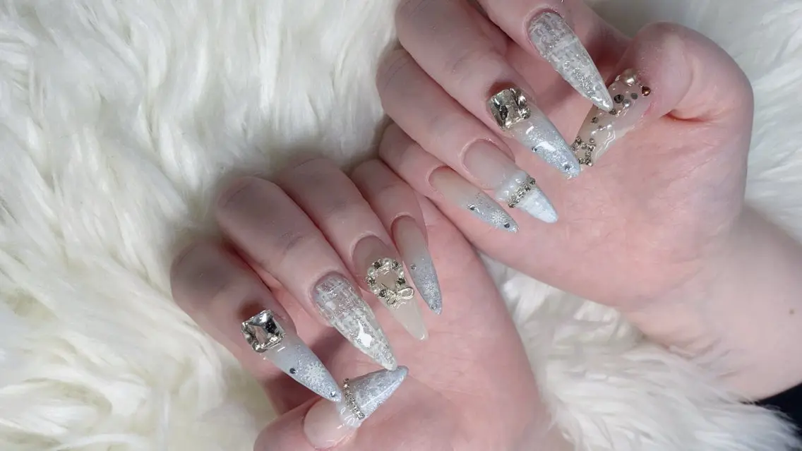 ネイル Rei _Nail 新宿のネイルデザイン