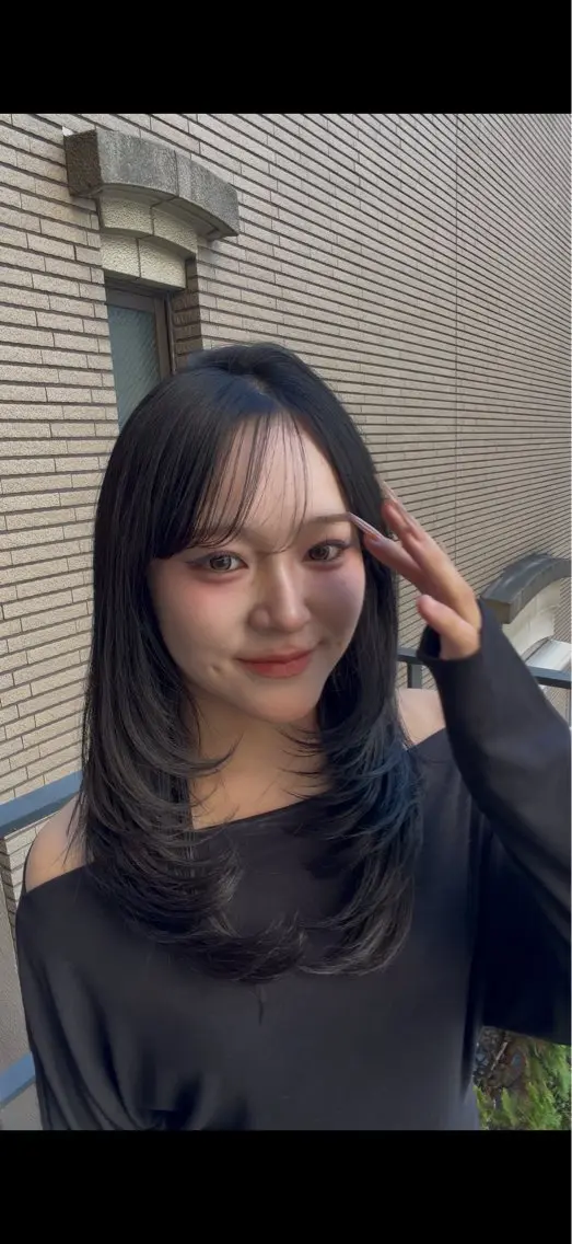 ロング 真下 瑞歩のヘアスタイル