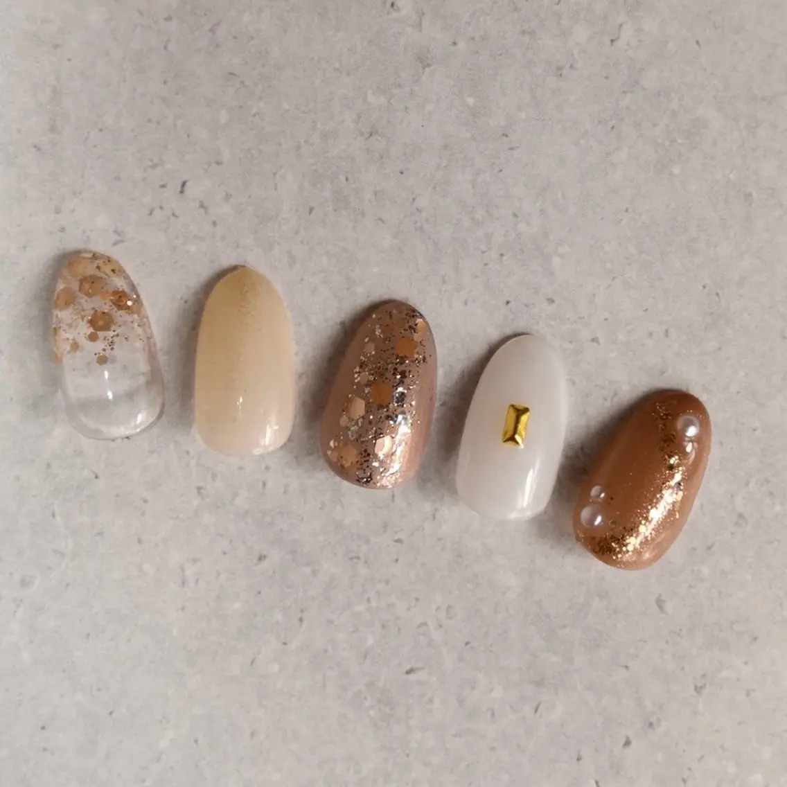 ネイル ジェルネイル ミラーネイル ニュアンスネイル オフィスネイル ショートネイル kiu nailsalonのネイルデザイン