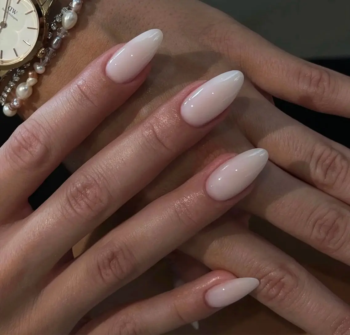 ネイル シンプルネイル ホワイト BERA NAILSのネイルデザイン