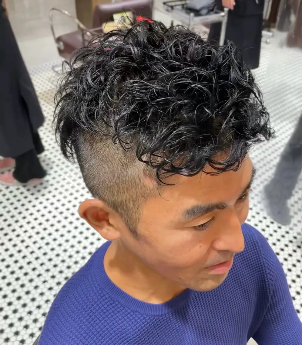 ショート パーマ メンズ 榊原 貫太のヘアスタイル