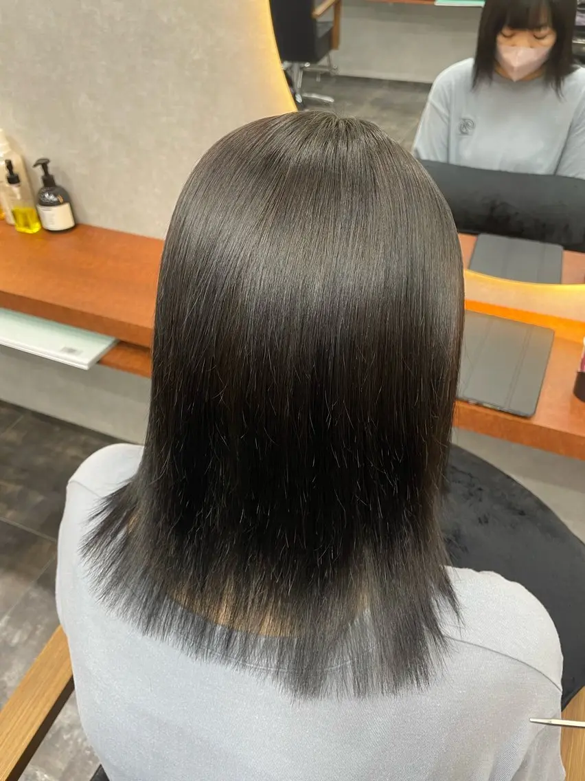 ミディアム 佐藤 菜穂のヘアスタイル