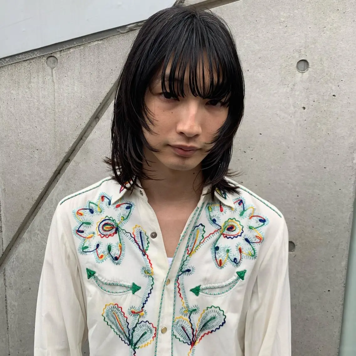 カラー メンズ メンズウルフカット ウルフカット カット ウルフ、レイヤー 、メンズカットSHOのヘアスタイル