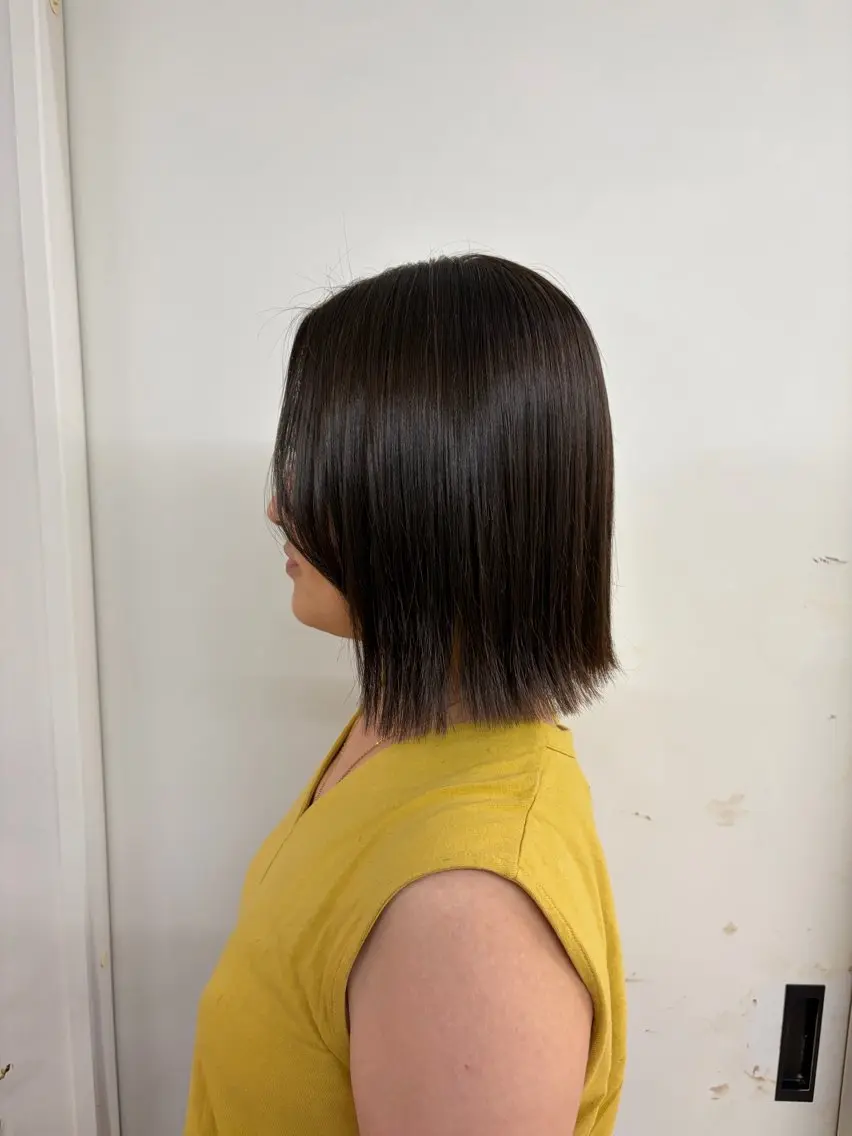 ミディアム 切りっぱなしボブ ボブ 顔周りカット 小顔カット 堀川 なつみのヘアスタイル