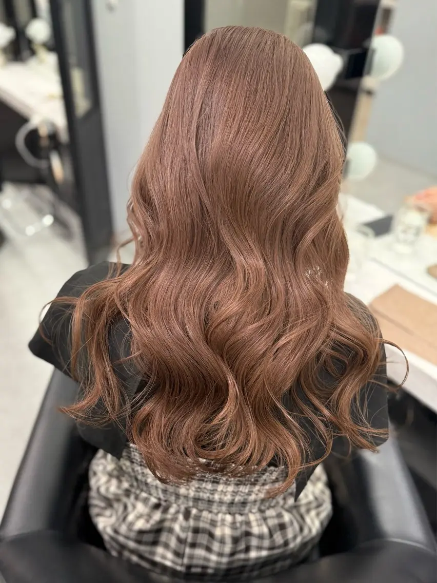 ロング カラー ブリーチ ケアカラー 透明感カラー ダブルカラー 岡留 愛美のヘアスタイル