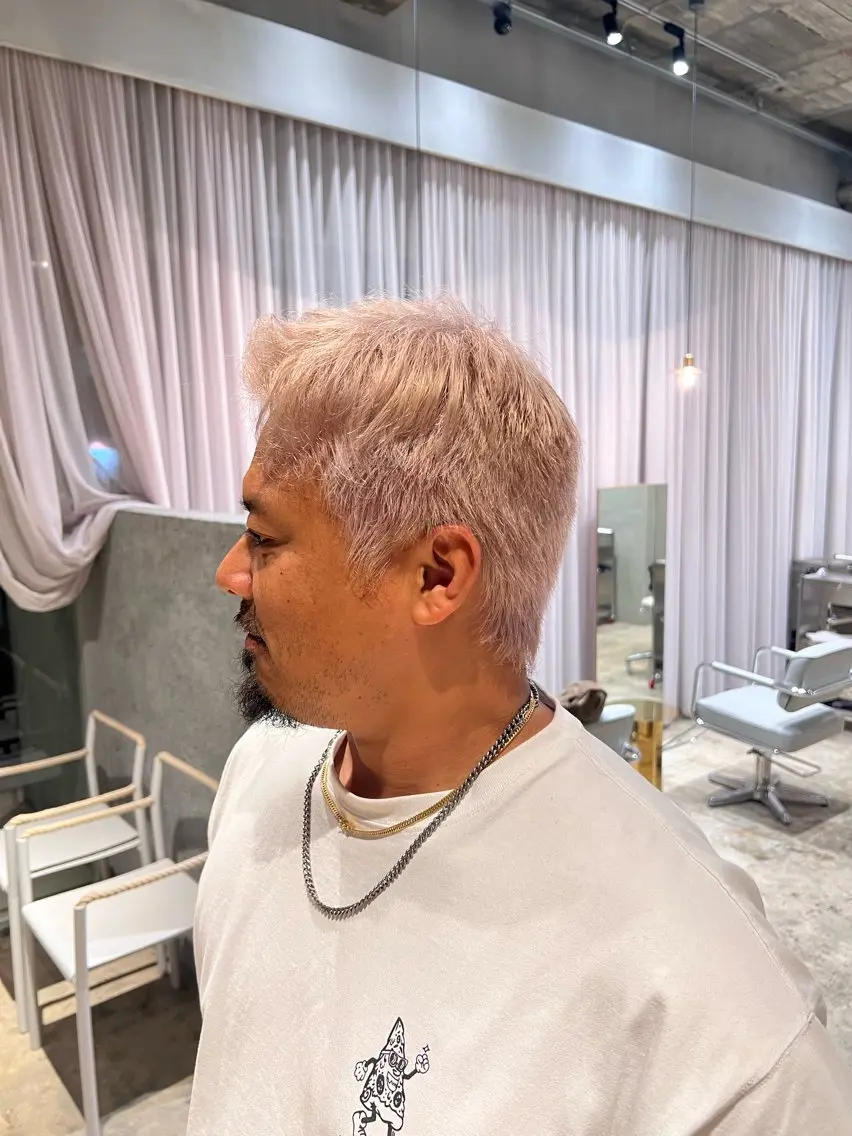 カラー ベージュカラー ブリーチ ホワイトベージュ ヘアカラー 神崎 玲海のヘアスタイル