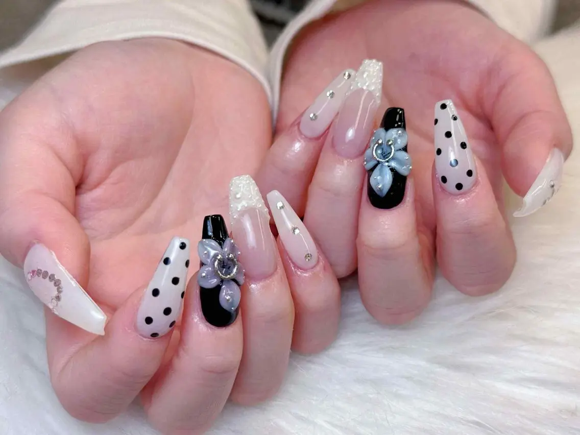 ネイル アートネイル ジェルネイル ニュアンスネイル オフィスネイル シンプルネイル ハンドネイル Nie Nail Shinokuboのネイルデザイン