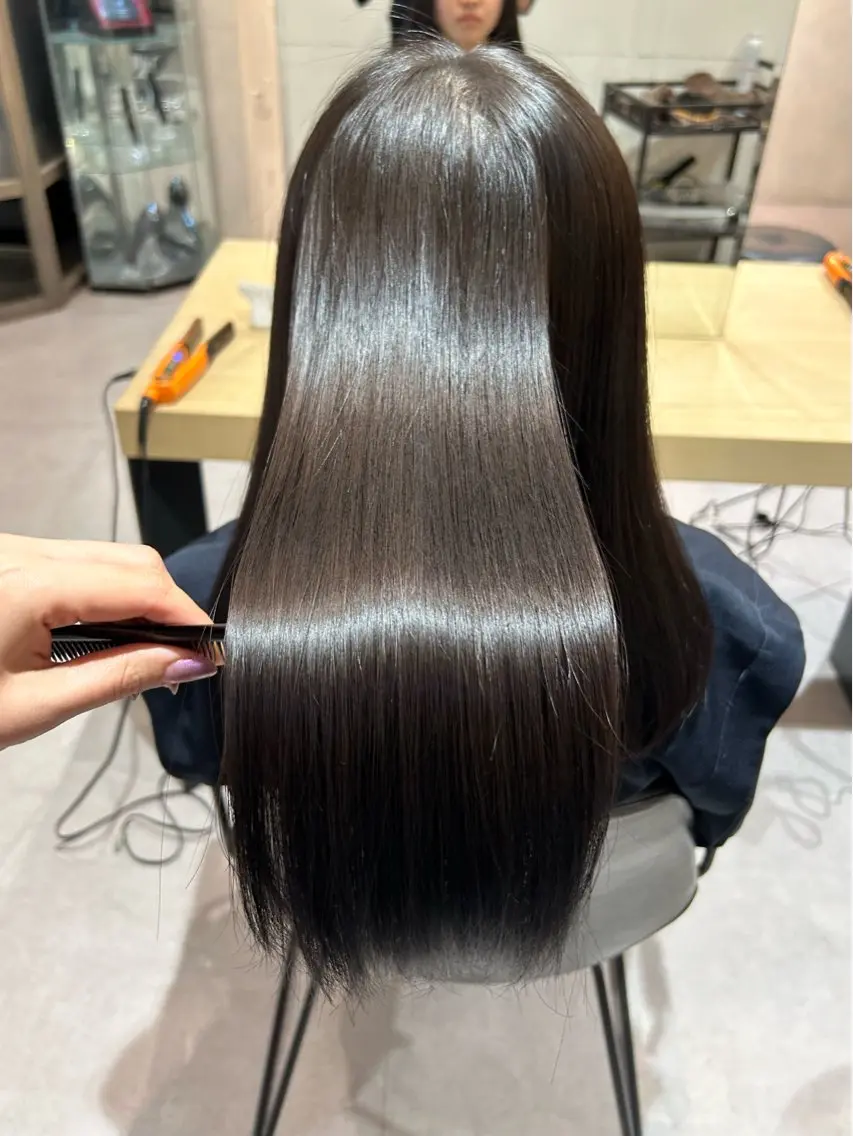 ロング 髪質改善 縮毛矯正 トリートメント 小出 彩水のヘアスタイル