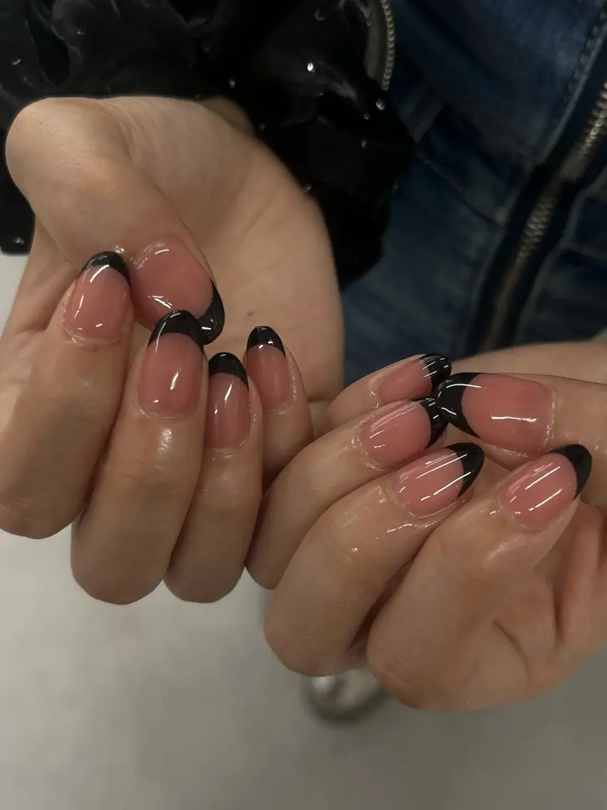 ネイル フレンチネイル ハンドネイル schon 🎀saraのネイルデザイン