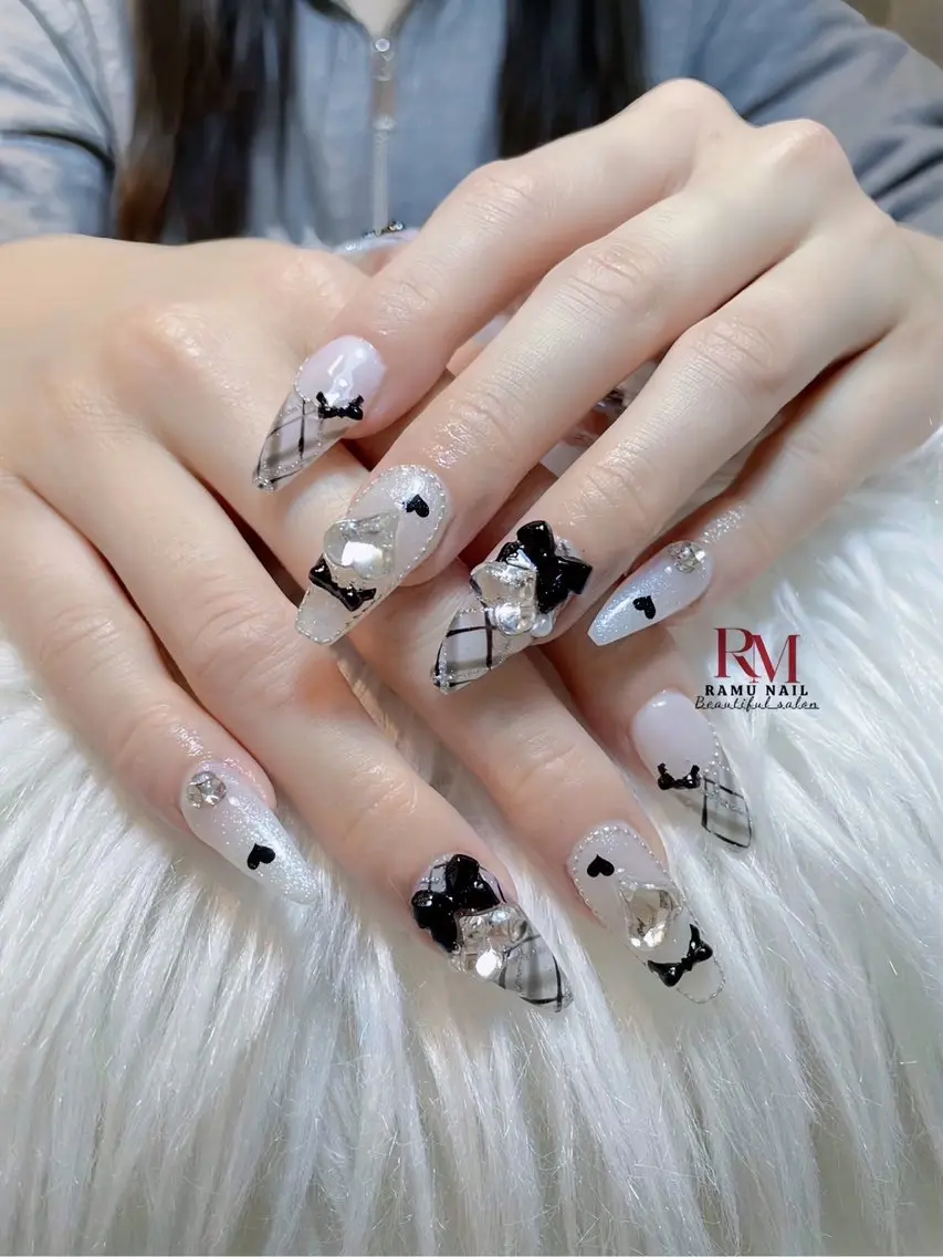 ネイル キラキラネイル マグネットネイル ミラーネイル ピンク ワンホンネイル ハンドネイル RAMU Nail 恵比寿店のネイルデザイン
