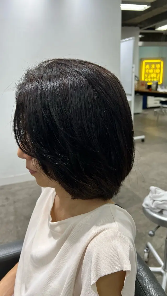 ミディアム ボブ 顔周りカット 仲川 礼のヘアスタイル
