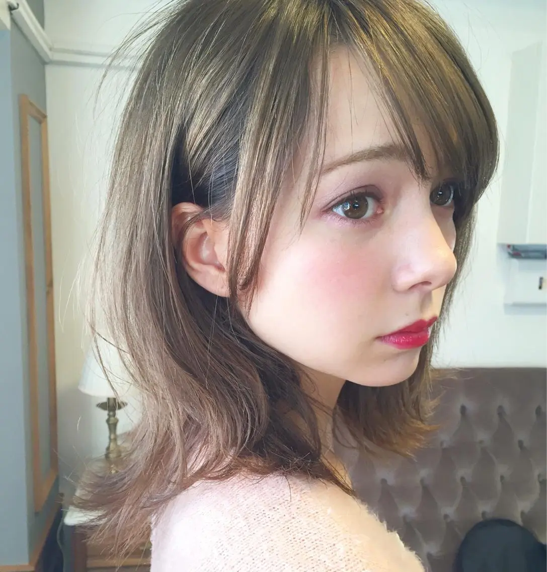 ミディアム カラー ベージュカラー ミルクティーベージュ レイヤーカット HARUKA ⭐️モデル募集中⭐️のヘアスタイル