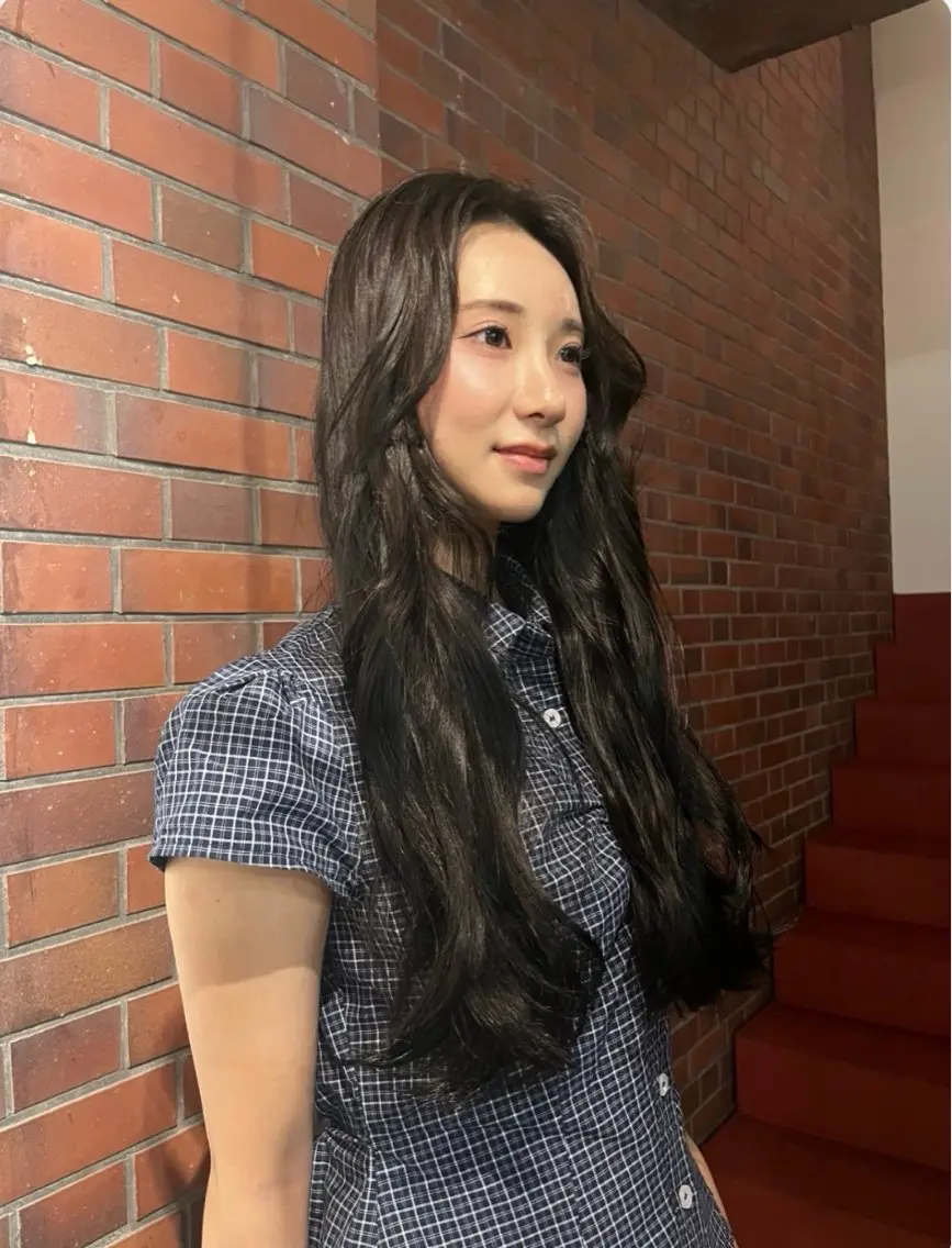 カラー グレージュ オリーブグレージュ オリーブグレー 河村 咲のヘアスタイル