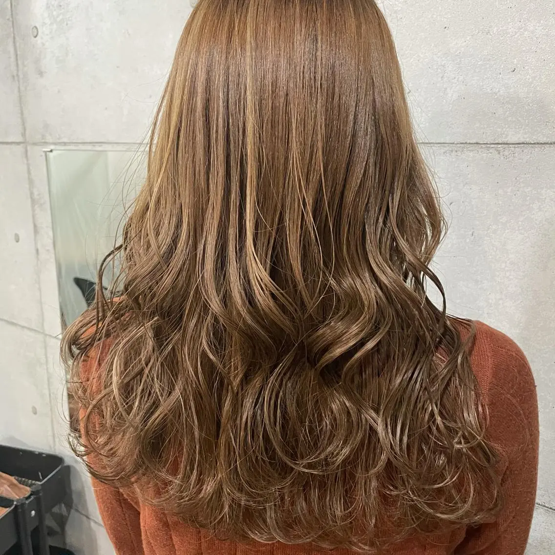ミディアム カラー パーマ ヘアアレンジ メンズ キッズ ネイル マツエク・マツパ メンズブリーチ ブリーチ 切りっぱなしヘアボブ ミディアムヘアRYOのヘアスタイル