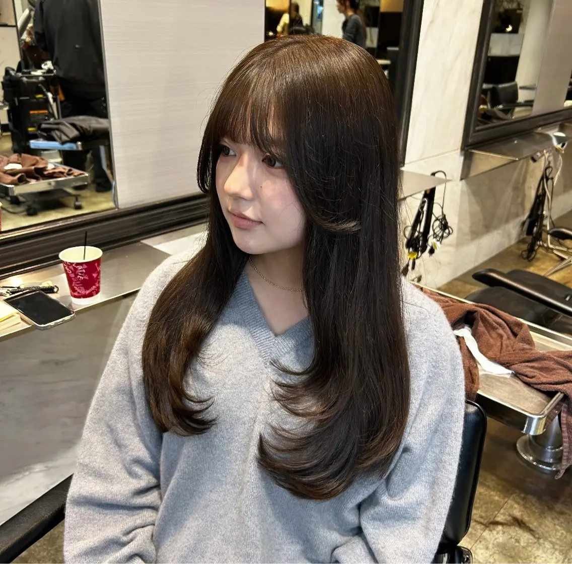 ロング カラー ベージュカラー オリーブベージュ レイヤーカット もてぎさやか👩🏻 🪄巻ける縮毛矯正のヘアスタイル
