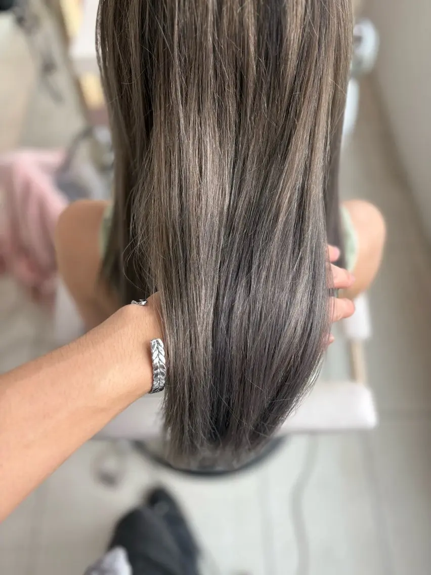 セミロング ヘアカラー 透明感カラー🌈 sena✨のヘアスタイル