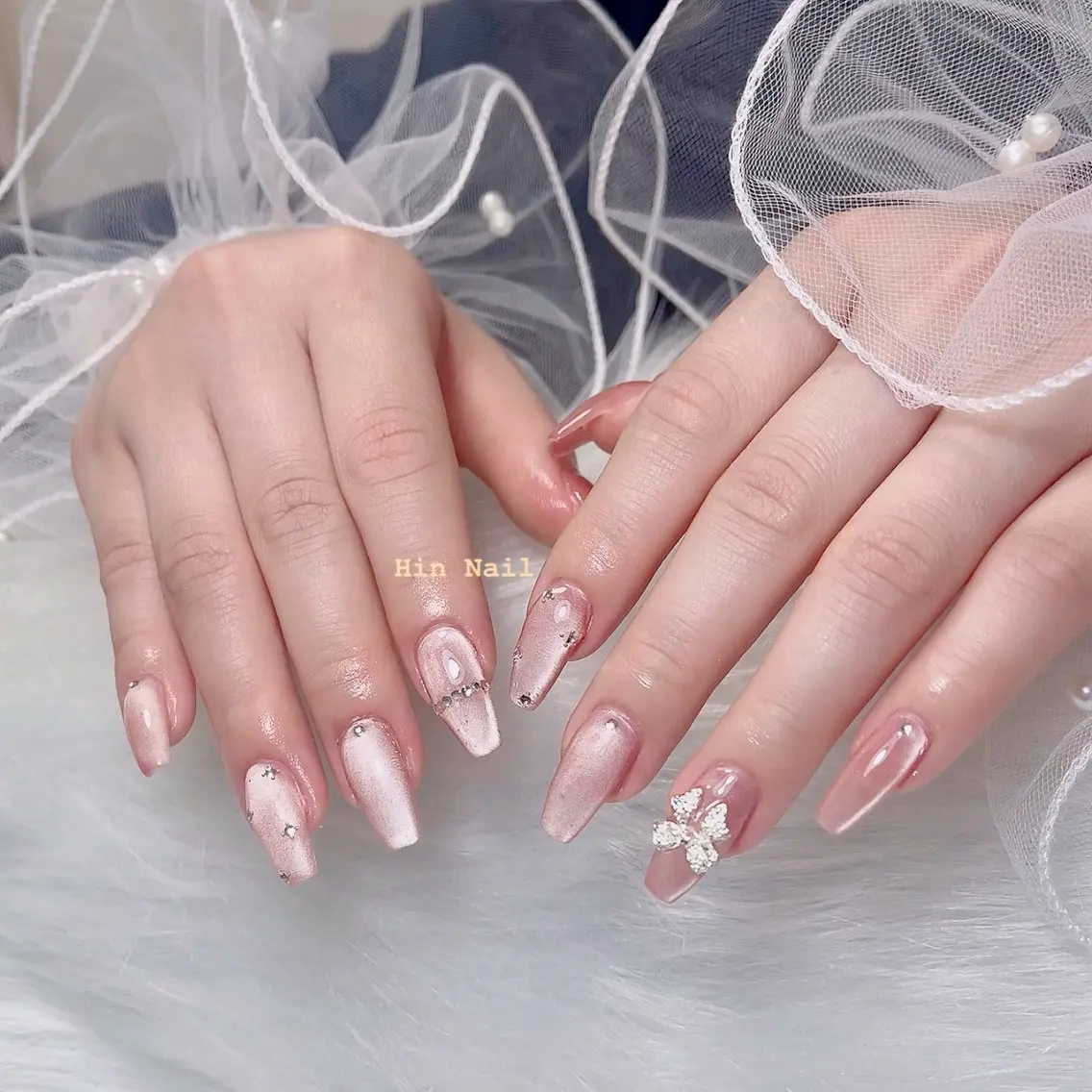 ネイル ストーンネイル ハンドネイル HIN NAILのネイルデザイン