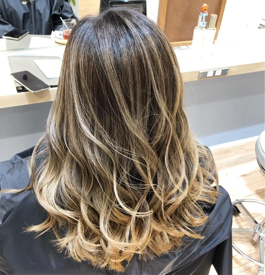 セミロング レイヤーカット ヘアカラー トリートメント 【店長】大根 亮太のヘアスタイル