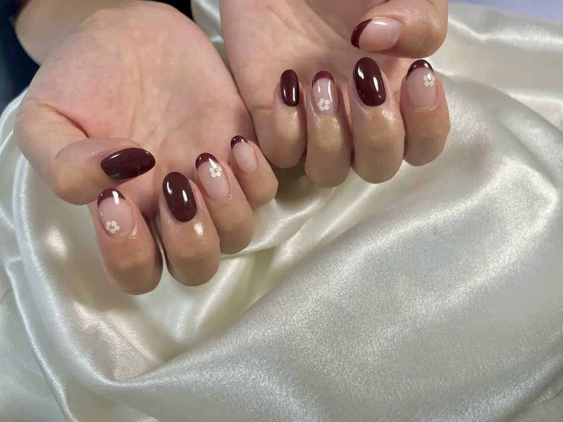 ネイル オーロラネイル フットネイル フレンチネイル ジェルネイル マグネットネイル ハンドネイル kiki nail たまプラーザのネイルデザイン