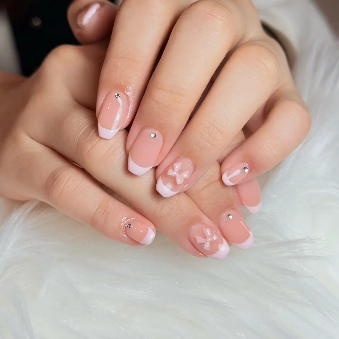 ネイル チークネイル フレンチネイル グラデーション キラキラネイル 韓国ネイル ハンドネイル Risa_ Nailのネイルデザイン