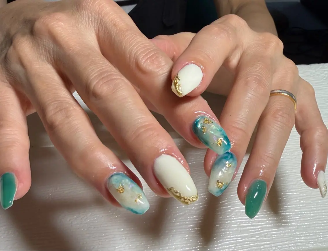 ミディアム ハンドネイル 2DY NAIL SALONのネイルデザイン
