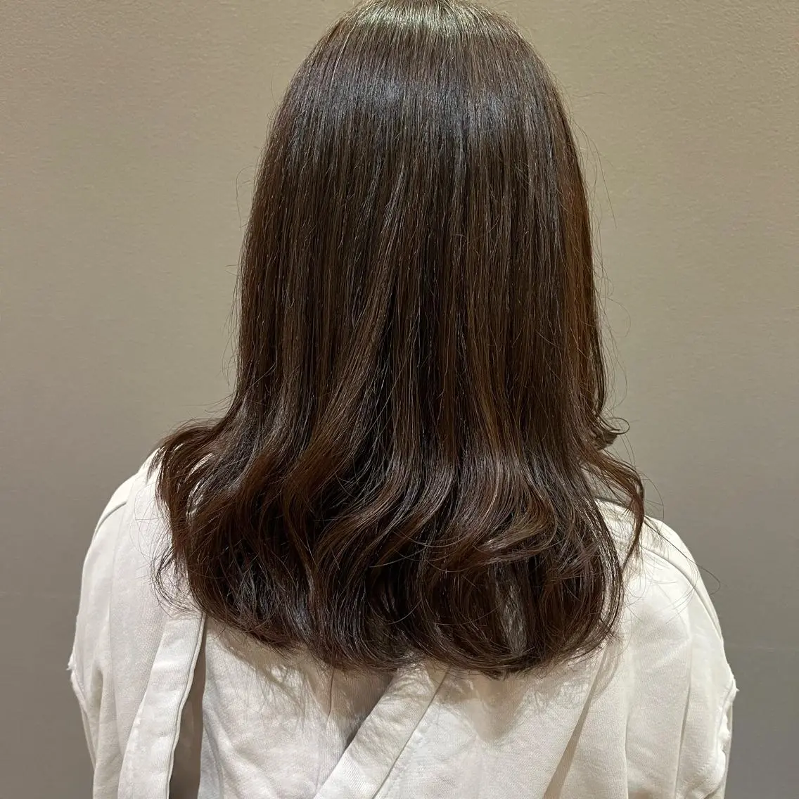 ミディアム カラー 瀧尾 祐季のヘアスタイル