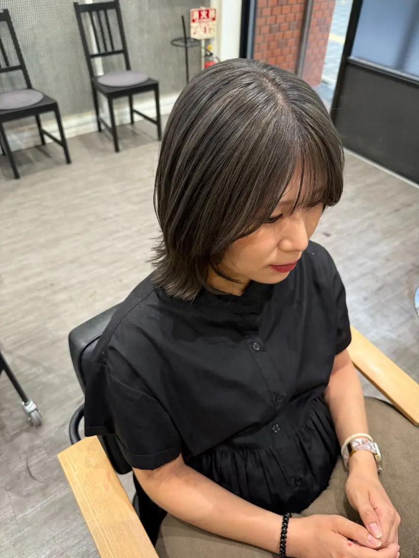 ミディアム カラー ブリーチ ダブルカラー ブリーチなしカラー シルバー カット ヘアカラー トリートメント 艶髪レイヤー上田 紗也🇰🇷💗のヘアスタイル