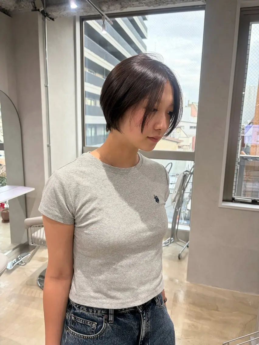 ショート カット ヘアカラー トリートメント くすみカラーUni. wakabaのヘアスタイル