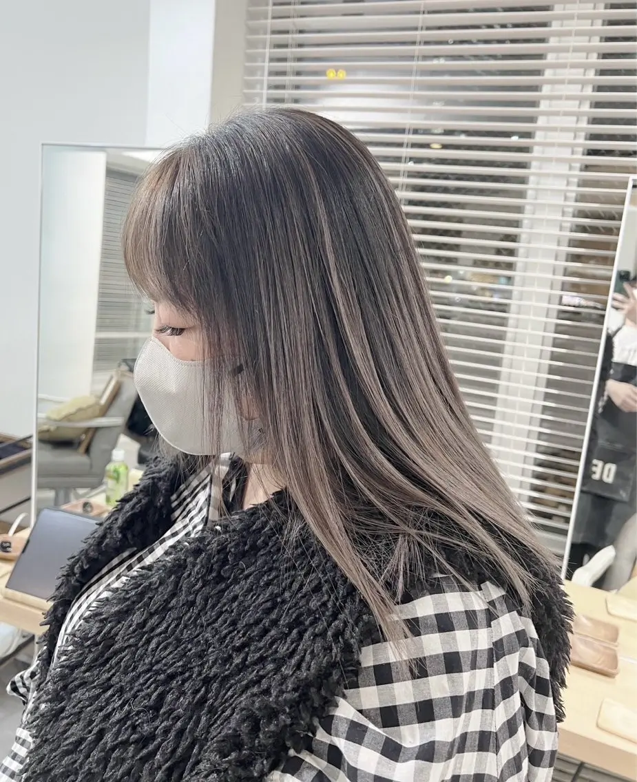 ミディアム カラー バレイヤージュ グレージュ レイヤーカット ヘアカラー トリートメント 指名数No.1 /NAOYAのヘアスタイル