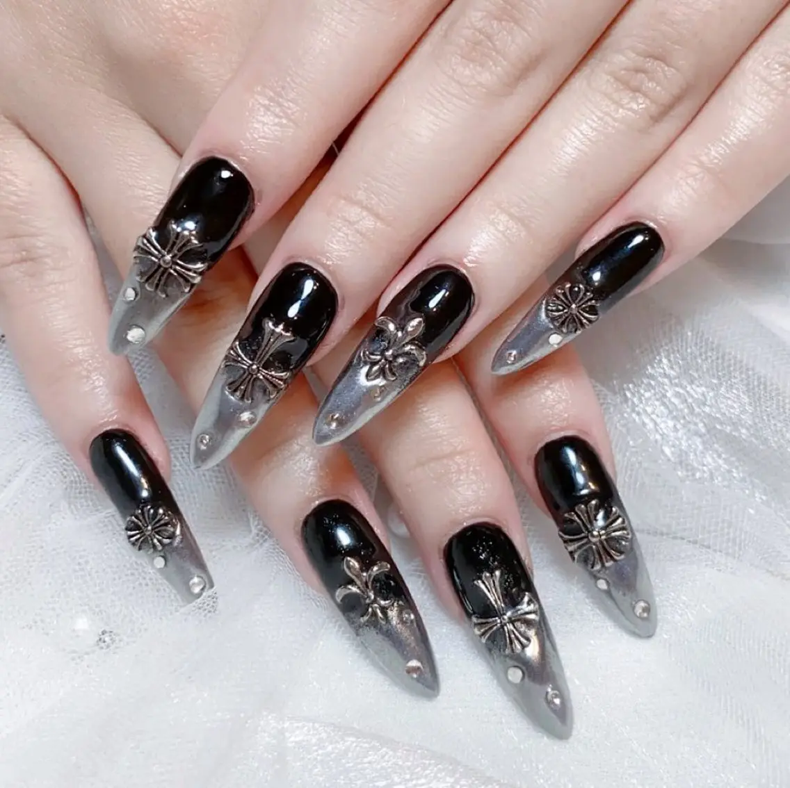 メンズ ネイル メンズ韓国風 アートネイル オーロラネイル ガーリー キラキラネイル ハンドネイル Nail salon 木にいるのネイルデザイン