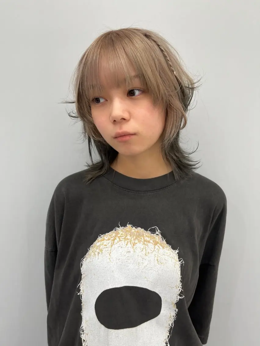 ミディアム 🐩透明感ミルクティ ーピンクニイナ🐩のヘアスタイル