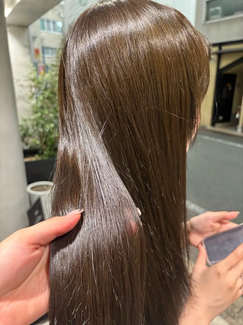 ロング カラー ブラウンカラー オリーブブラウン ヘアカラー 林 璃乙菜のヘアスタイル