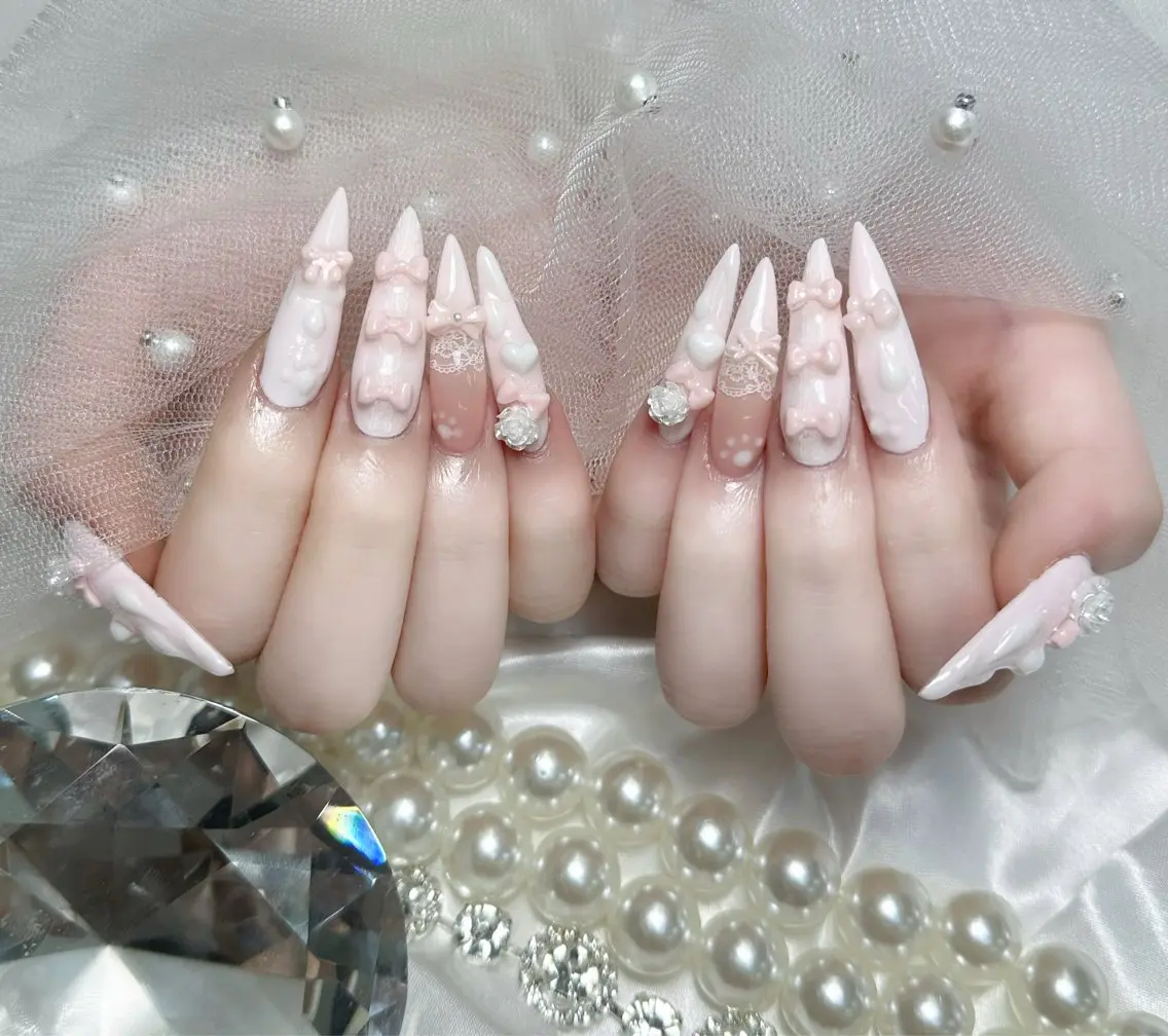 ネイル アートネイル ジェルネイル 韓国ネイル ニュアンスネイル ハンドネイル Luna Nail.Novaのネイルデザイン