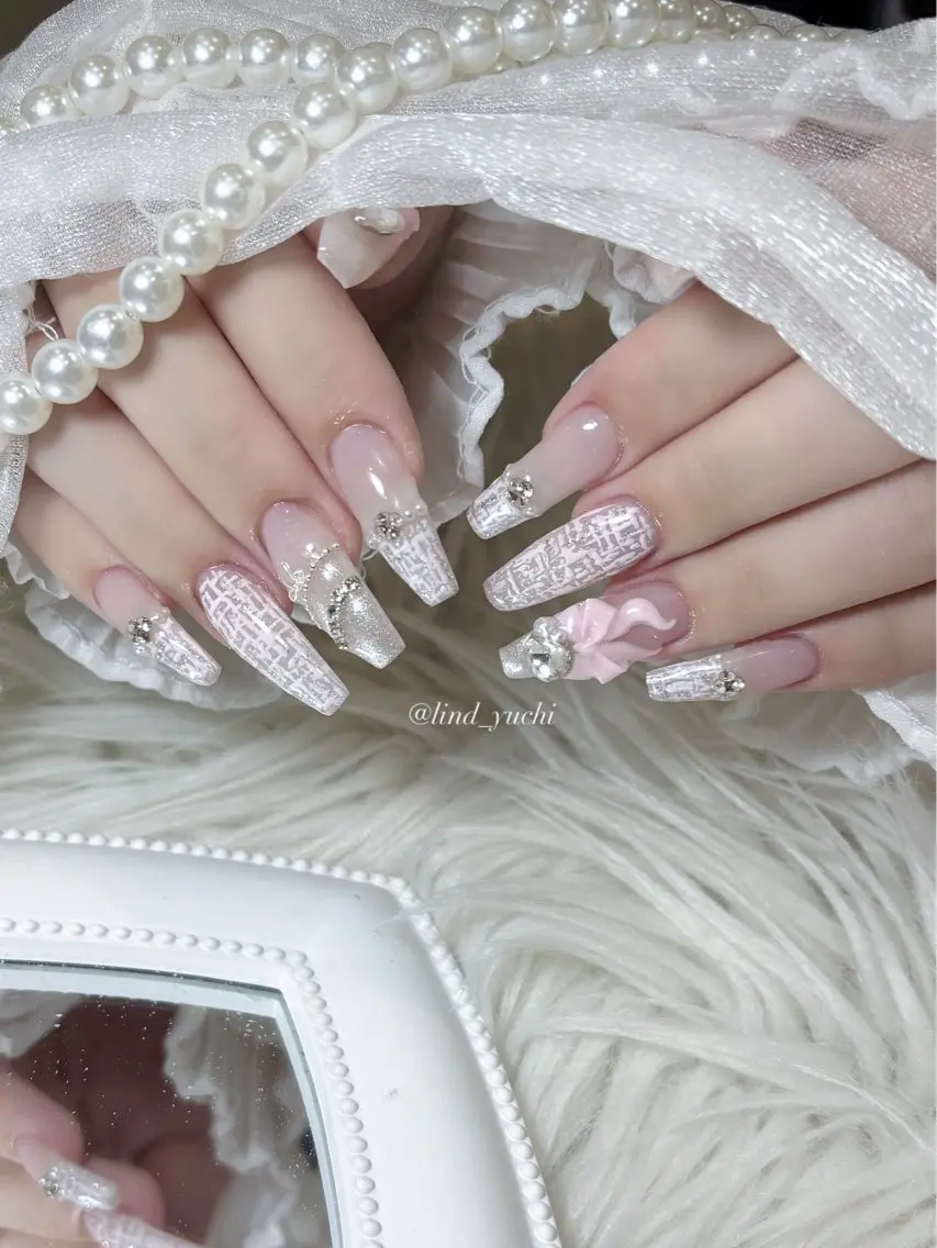 ネイル アートネイル yuchi🎀 京橋/キラキラネイルのネイルデザイン