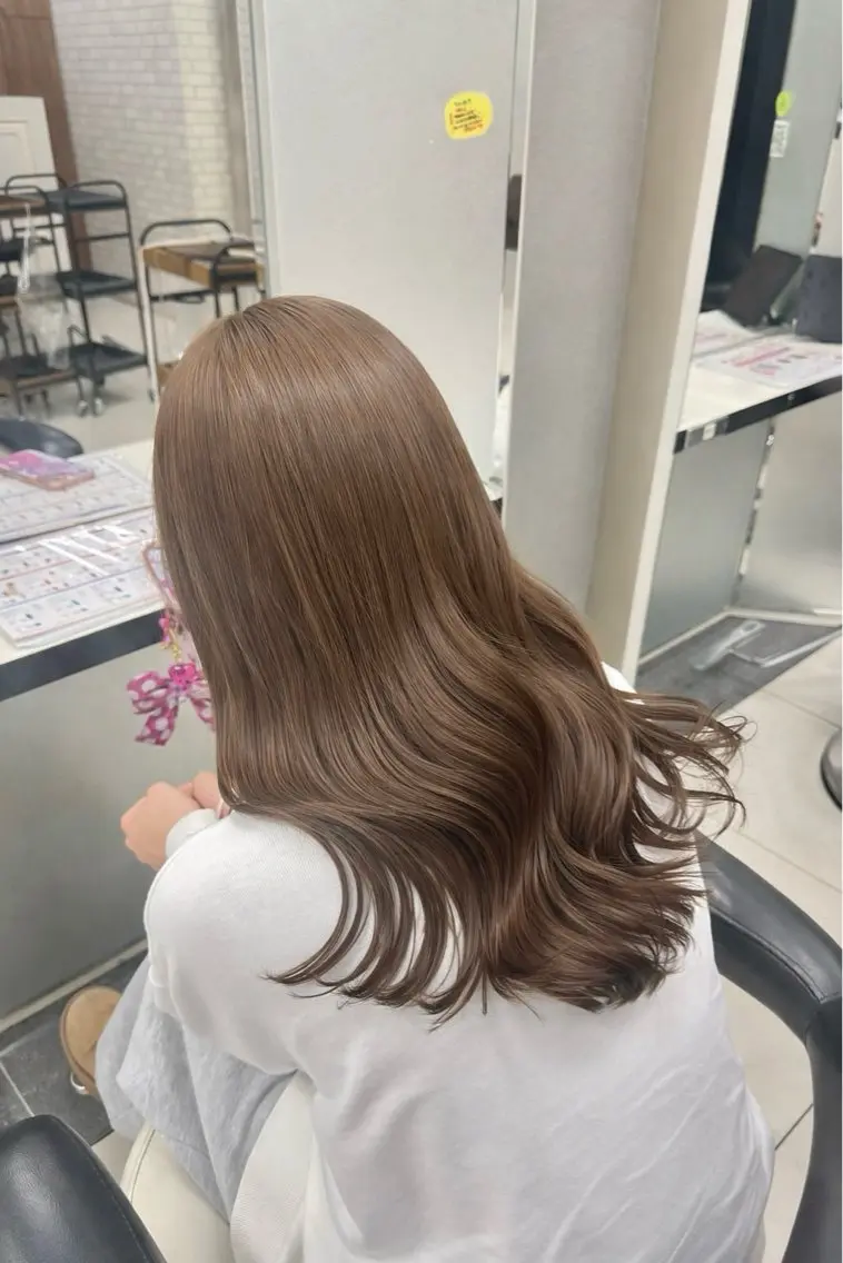 セミロング カラー ヘアカラー トリートメント ブリーチ/エクステ/ 透明感カラー/さくらのヘアスタイル