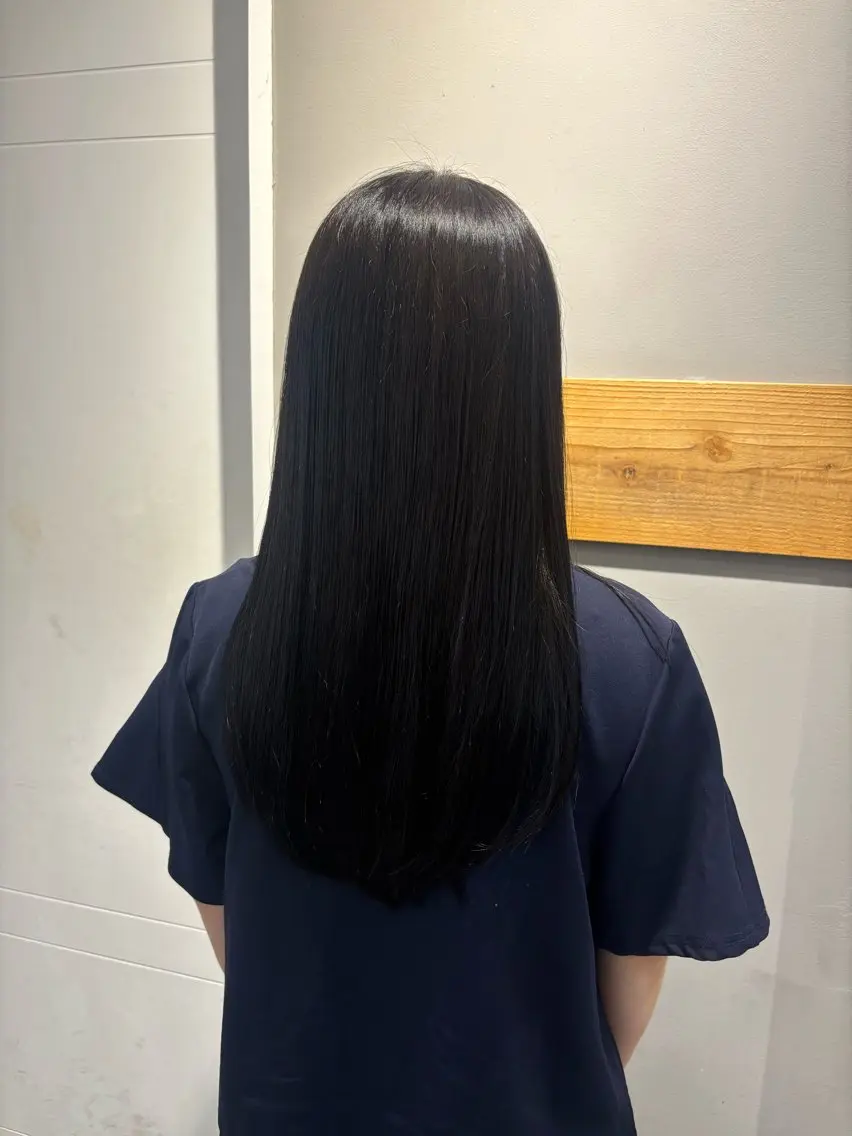 カラー ブルーカラー ブルーグレー ブルーグレージュ グレージュ 荒木 美咲のヘアスタイル