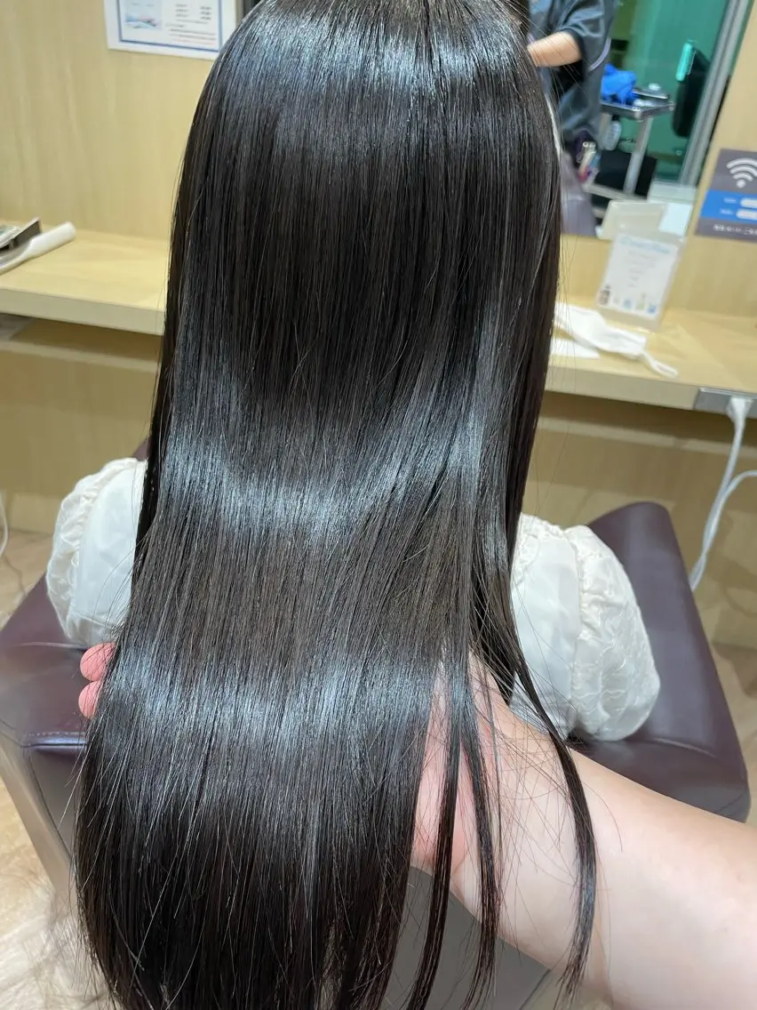 カット＋髪質改善ストレート(縮毛矯正)＋トリートメントの写真