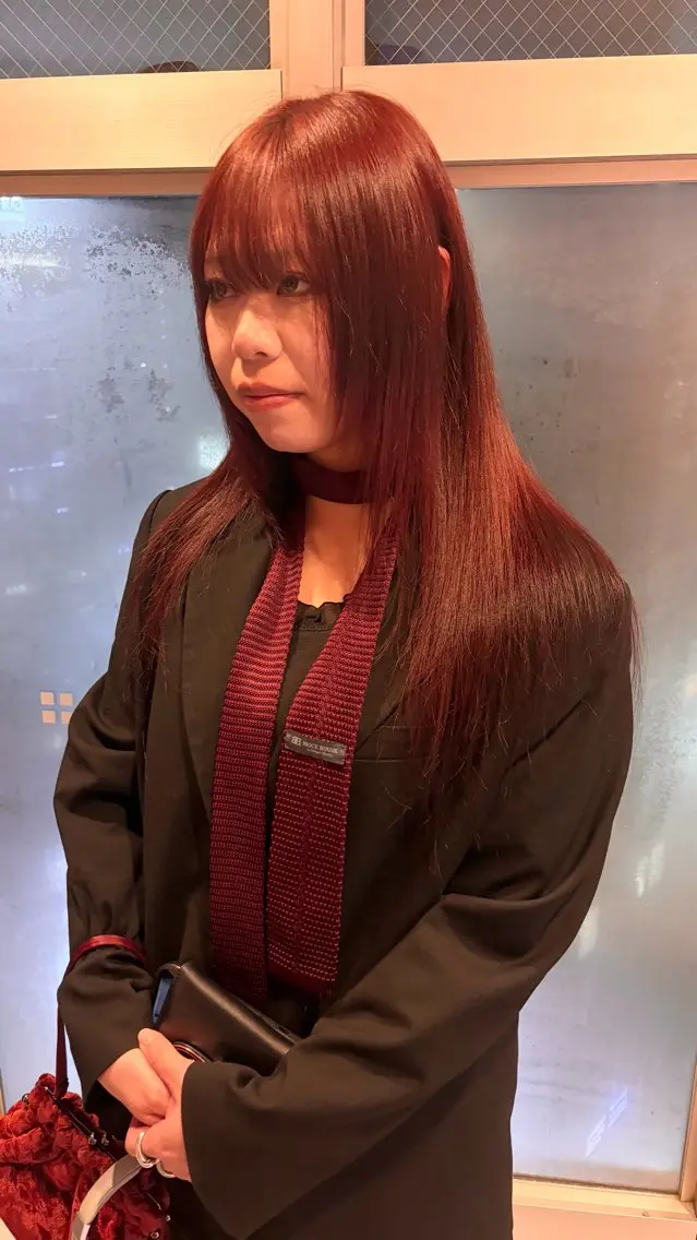 ロング カラー ブリーチ ボルドーカラー ダブルカラー ブリーチなしカラー ヘアカラー トリートメント レイン🌏🍀 透明感/ハイトーンのヘアスタイル