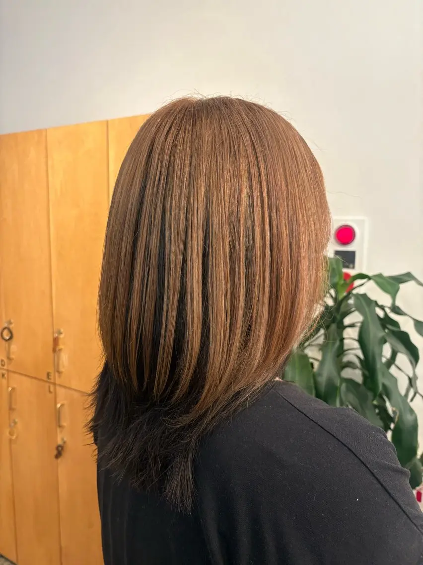 カラー 岩崎 郁音のヘアスタイル