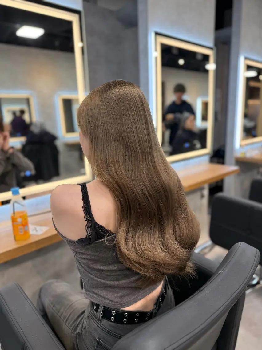ロング カラー ヘアアレンジ カット ヘアカラー トリートメント ヘアセット レイヤー×透明感カラ ーHAYATOのヘアスタイル