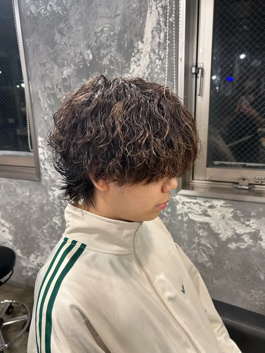 メンズ メンズパーマ カット ヘアカラー パーマ ヘッドスパ ヘアセット メンズ特化美容師 💠チナツのヘアスタイル