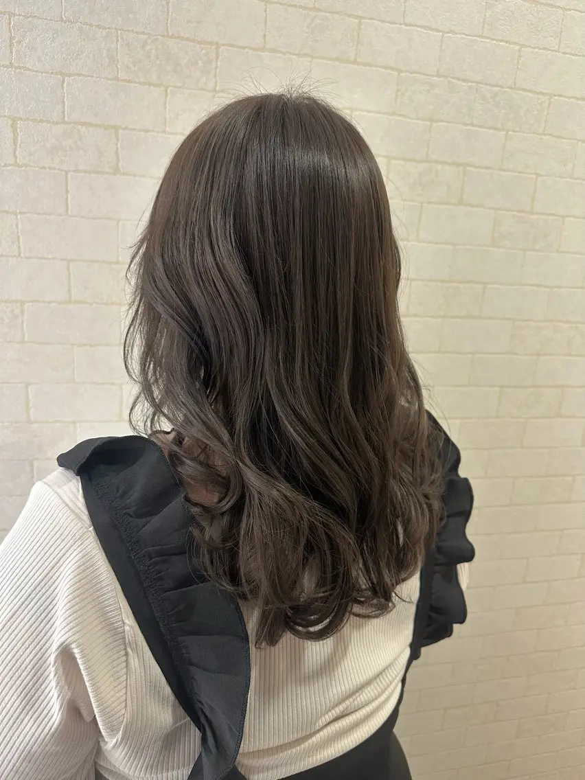 ロング カラー ブリーチ 透明感カラー ダブルカラー ブリーチなしカラー 顔まわりレイヤー 大人レイヤー& 透明感カラー💄のヘアスタイル