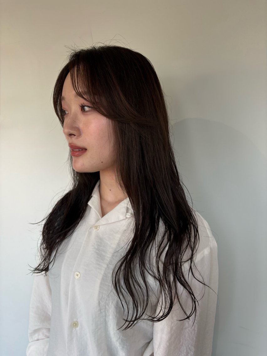 カラー 穴原 芽衣のヘアスタイル