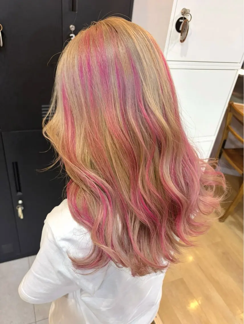 カラー 🫧小峰 夕依のヘアスタイル