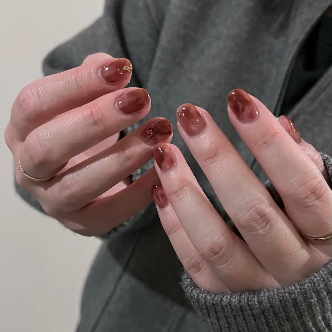 ネイル オーロラネイル フラッシュネイル フレンチネイル グラデーション キラキラネイル Fleuri 🌿のネイルデザイン