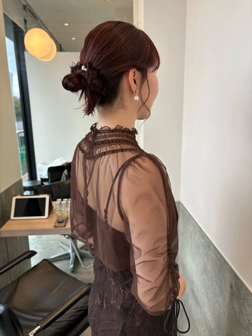 セミロング ヘアアレンジ 結婚式・ブライダル ヘアセット mao ｜ 柔らか艶カラー🫧のヘアスタイル