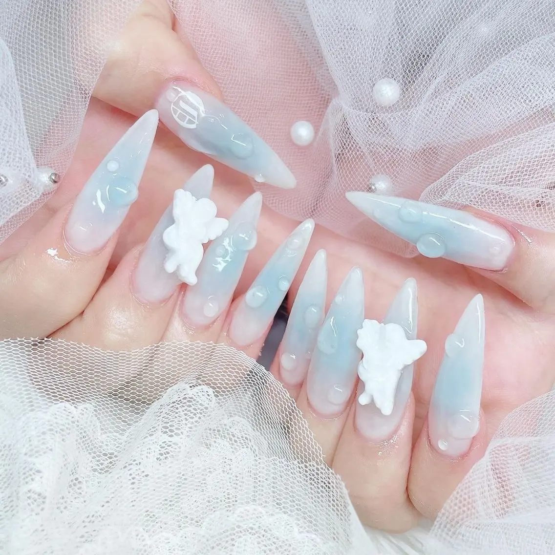 ネイル 長さ出し グラデーション 卒業式 キラキラネイル マグネットネイル Lee Nailsのネイルデザイン