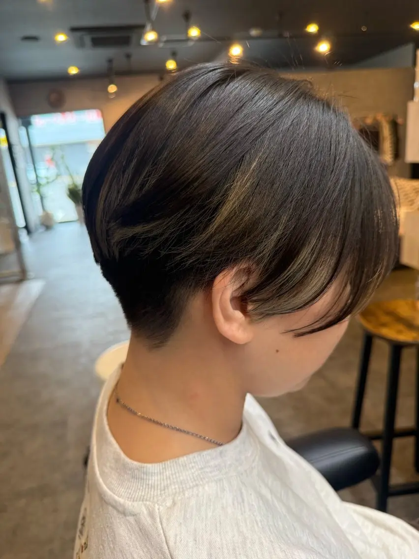 ショート ショートヘア ALOHANA + 一華のヘアスタイル