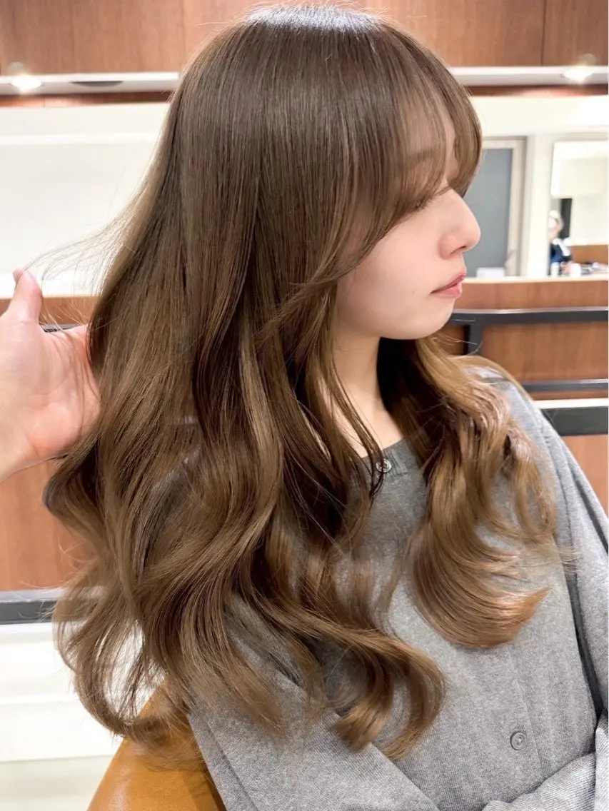 ロング ロング カット ヘアカラー 市毛 結菜のヘアスタイル