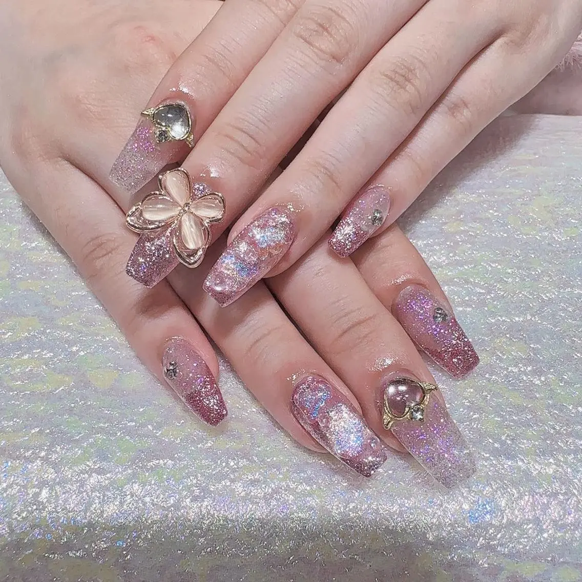 ネイル 長さ出し ネイルチップ Queen‘s なんのネイルデザイン